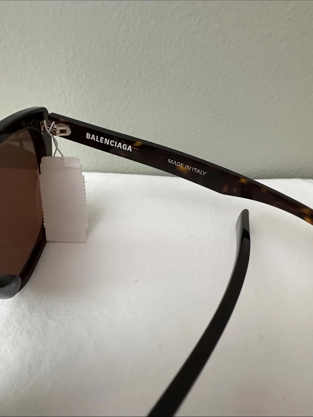 Balenciaga Women’s Brown Tortoiseshell Cat-Eye Sunglasses (09)